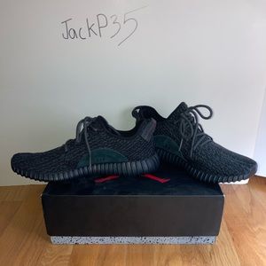 yeezy v1 black pirate